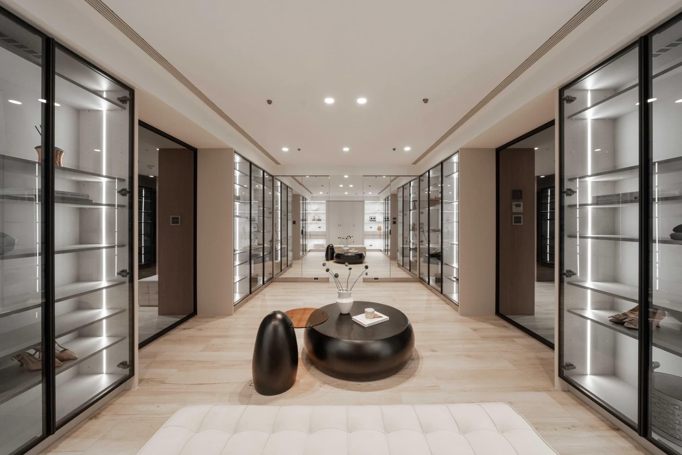 herion-g-house-b1-luxury-walk-in-shoe-closet